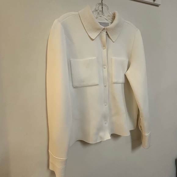 DH New York Button Down Fleece Sweater
Upscale brand - Picture 3 of 9